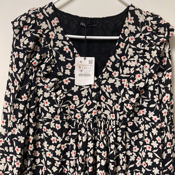 Zara Black and white floral ruffle mini dress. - Picture 4 of 9